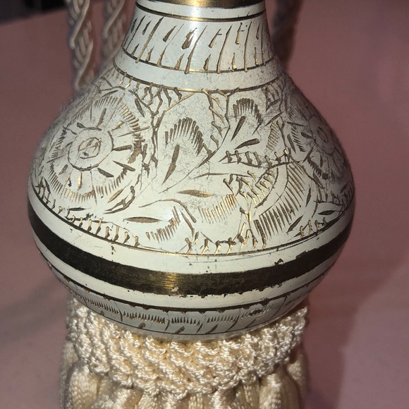 Pier 1 porcelain & rope off white & gold tassel - Picture 6 of 6